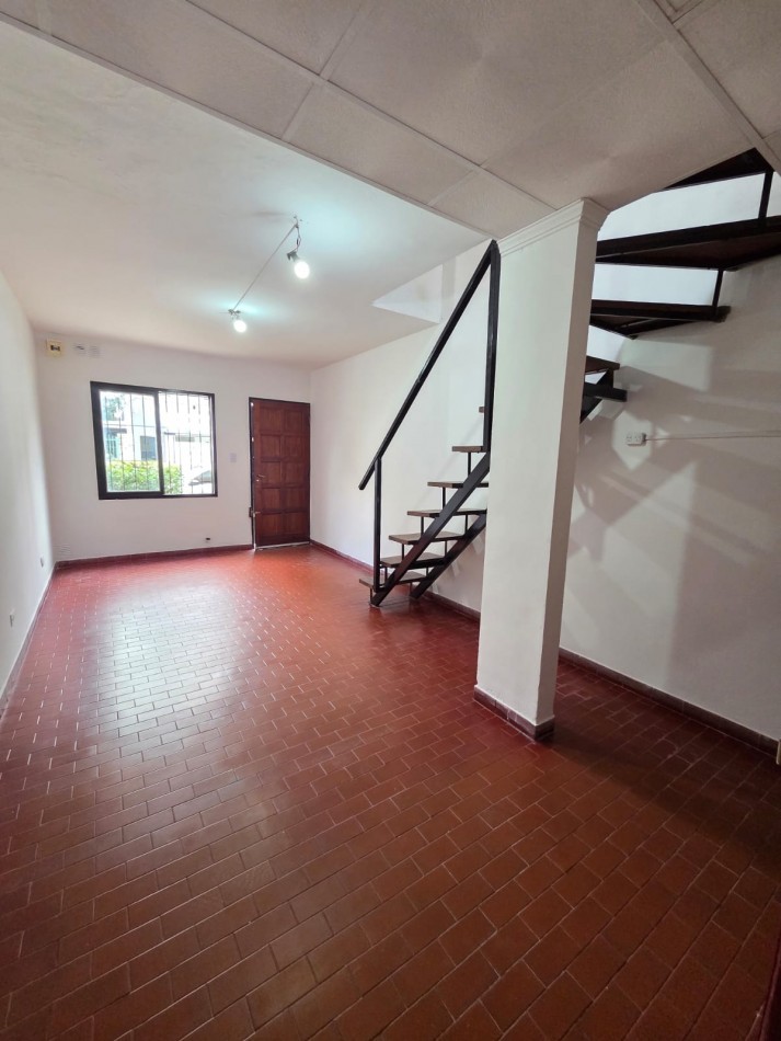Duplex 2 Ambientes en Roca San Miguel 