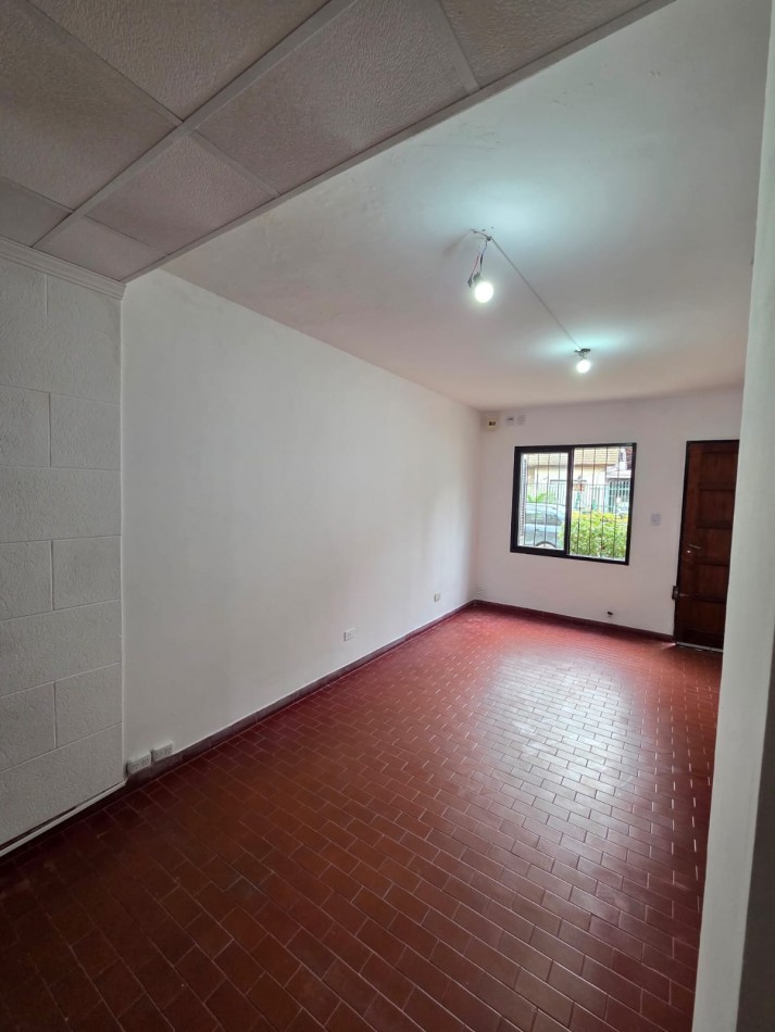 Duplex 2 Ambientes en Roca San Miguel 